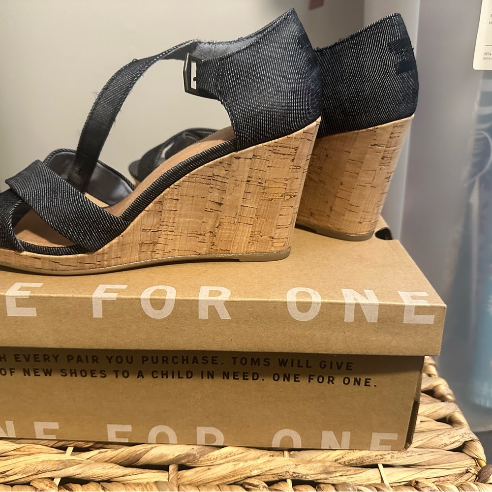 TOMS Women's Dark Denim Wedge Sandals